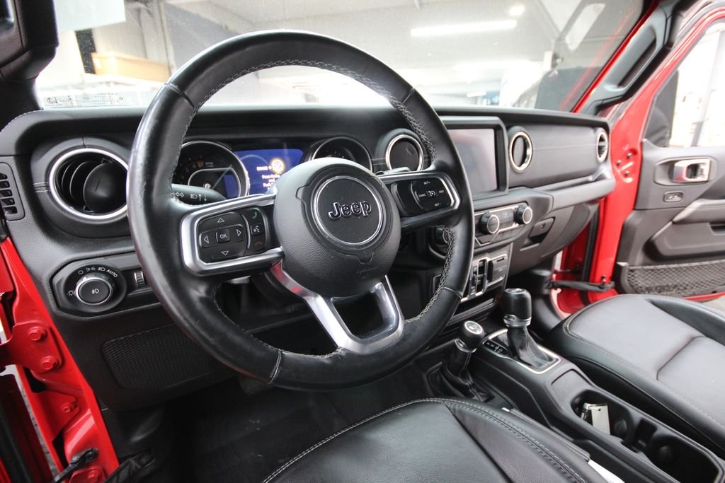 Used 2019 Red Jeep Unlimited Sahara image 14