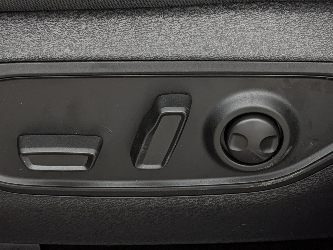 New 2026 Red Jeep Laredo - - 4x4 - 1.6L Turbo Hybrid - 12.3 Uconnect 5 Display - Selec-Terrain System & More! image 17
