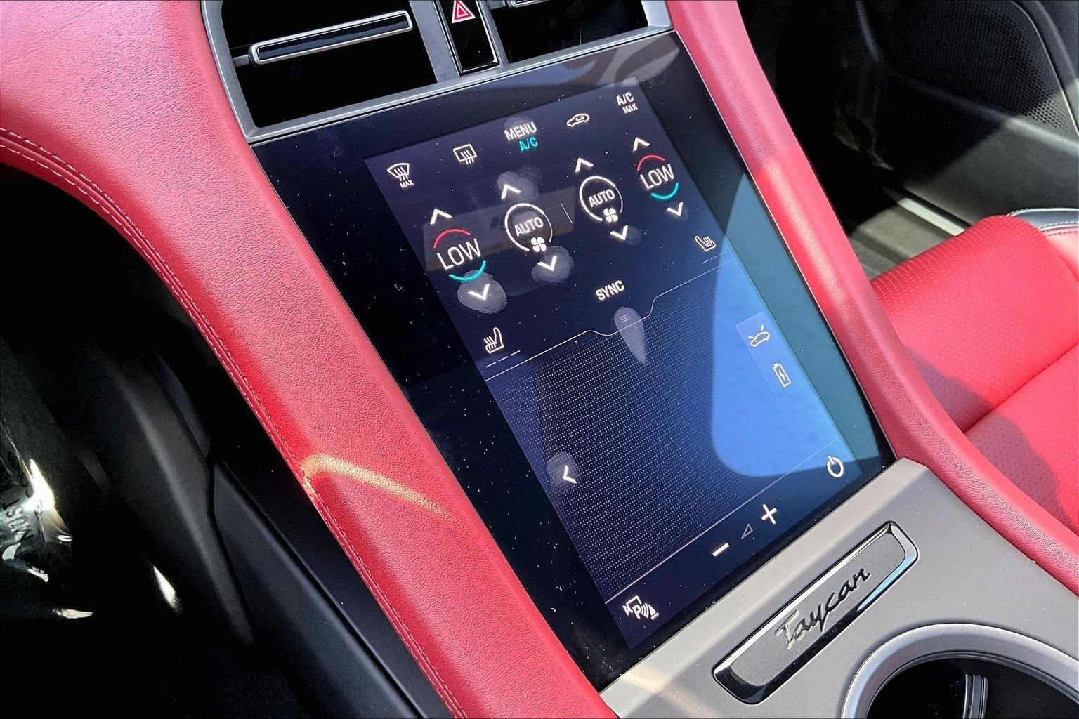 Used 2025  Porsche  image 32