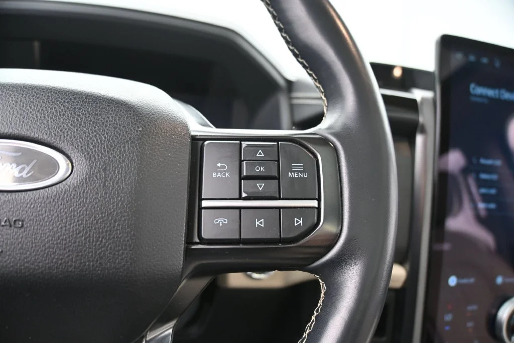 Used 2024  Ford Platinum image 25
