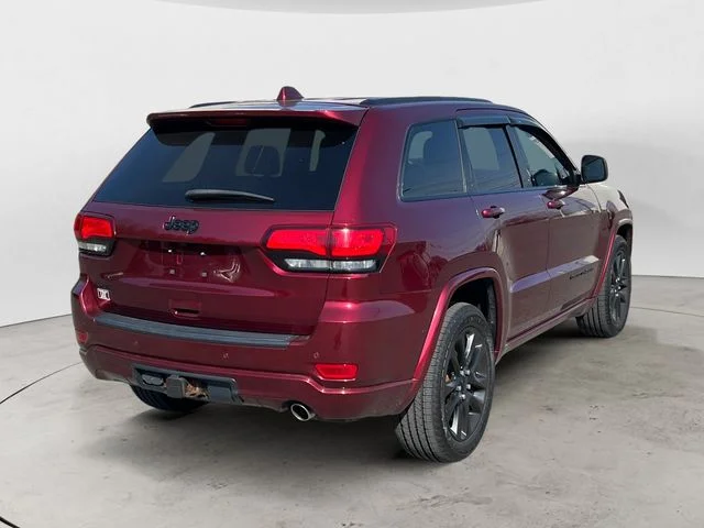 Used 2020 Velvet Red Pearlcoat Jeep Altitude image 5