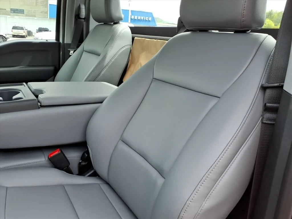 New 2026 Oxford White Ford F-450® XL image 5