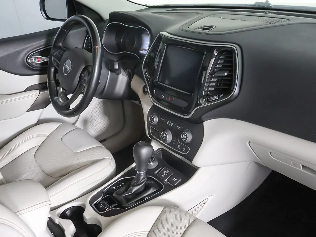 Used 2020 White Jeep Limited image 28