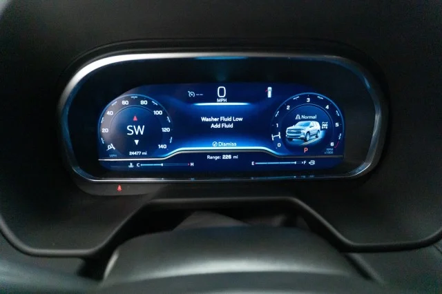 Used 2023  Chevrolet Z71 image 33
