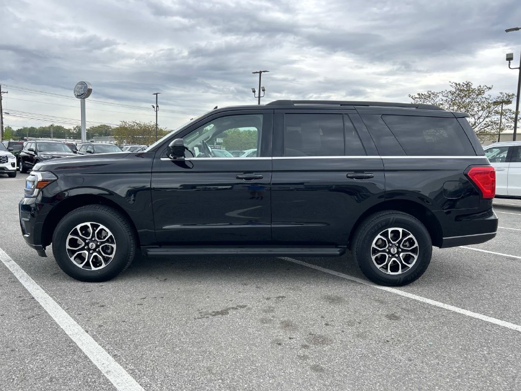 Certified Used 2024 Black Metallic Ford XLT image 7