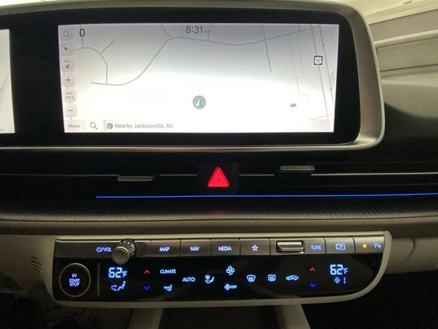 Used 2024 Black Hyundai SEL image 17