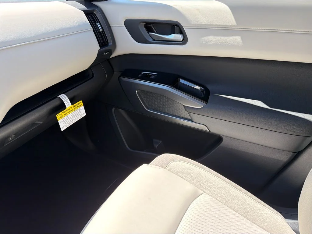 New 2026 White Nissan SL image 28