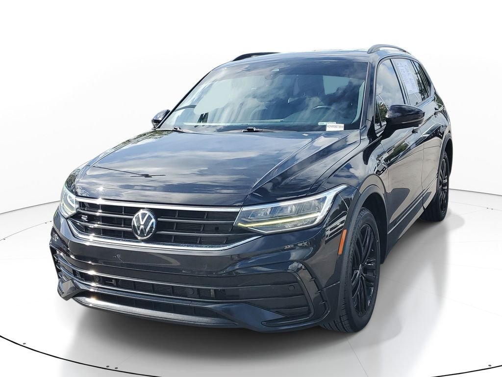 Used 2022 Black Volkswagen 2.0T SE R-Line Black image 4