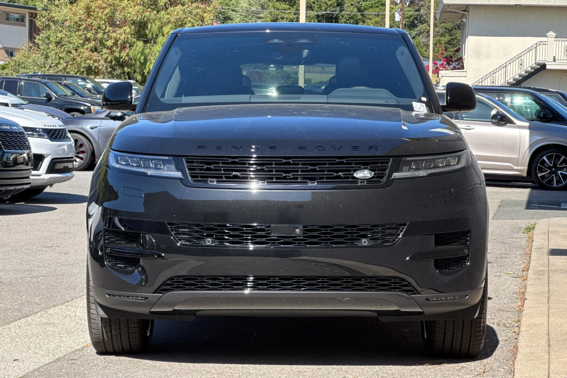 New 2026 Santorini Black Land Rover SE image 10