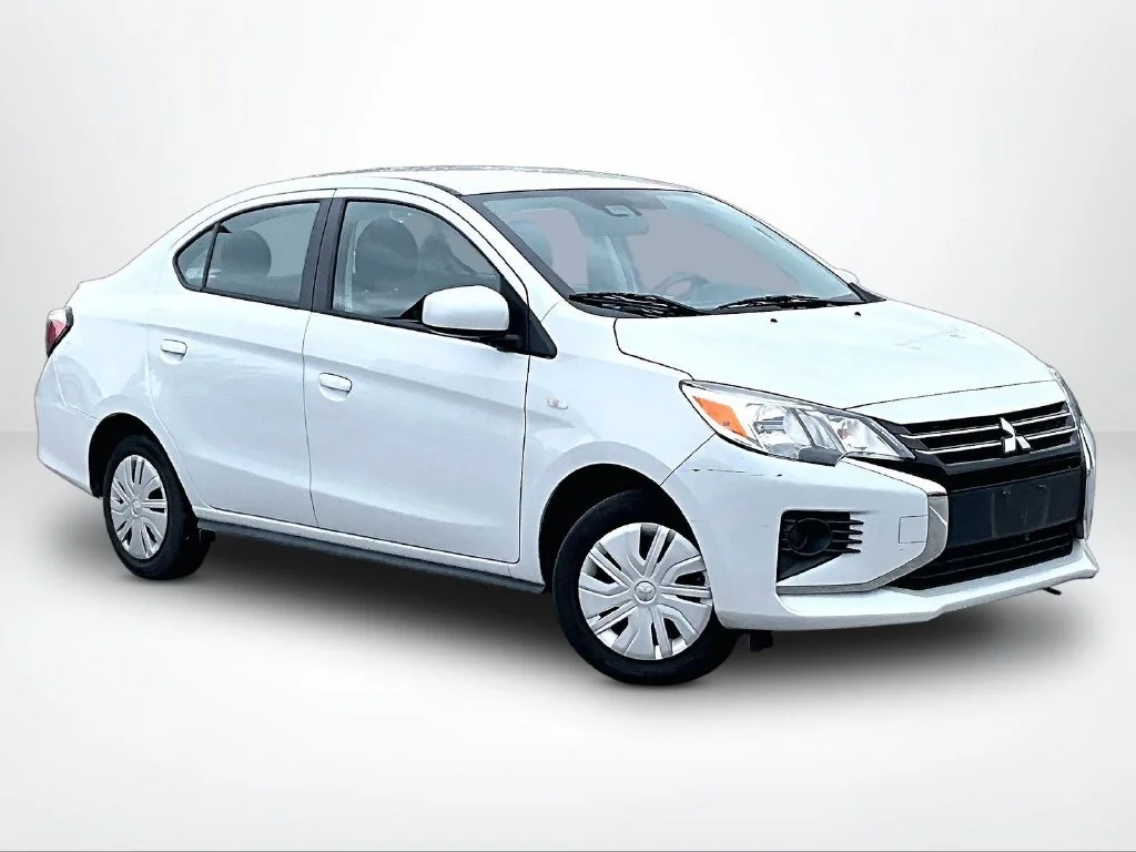 Used 2024 Red Mitsubishi ES image 13