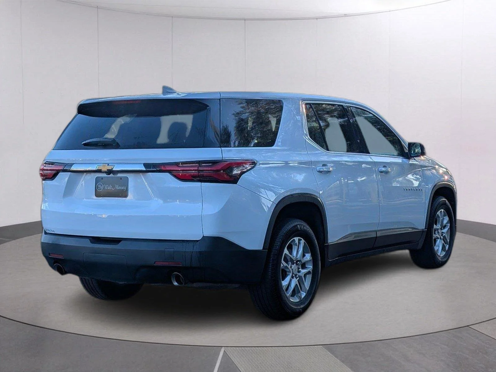 Used 2022 SUMMIT WHITE Chevrolet LS image 7