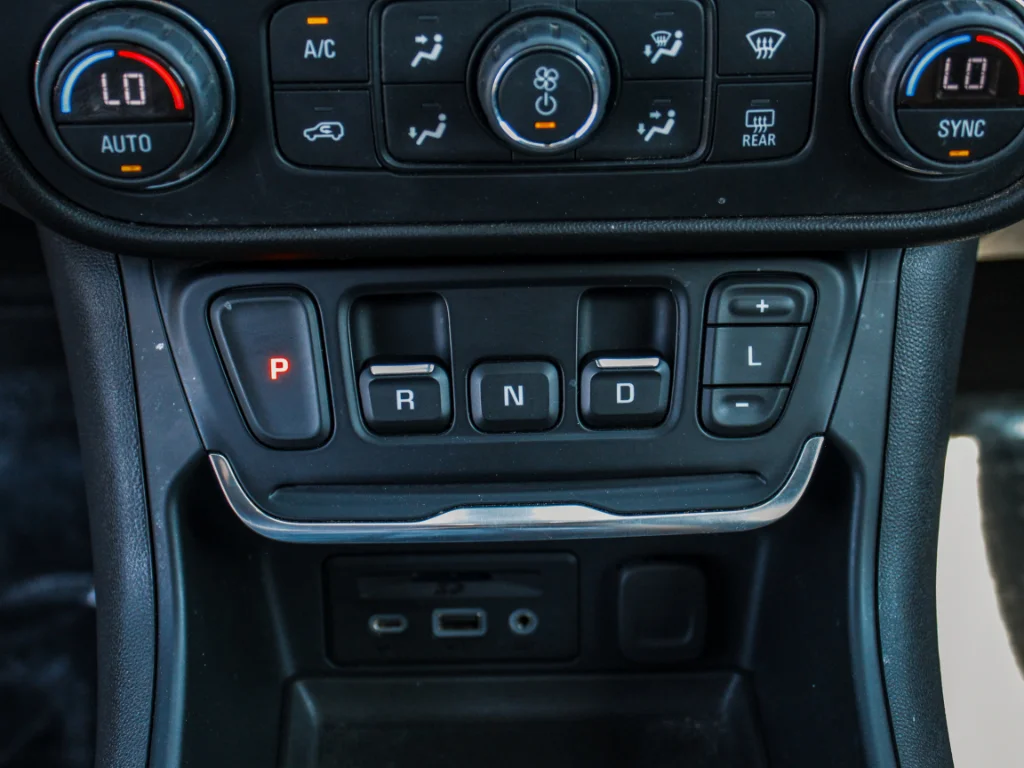 Used 2020 Satin Steel Metallic GMC SLT image 20