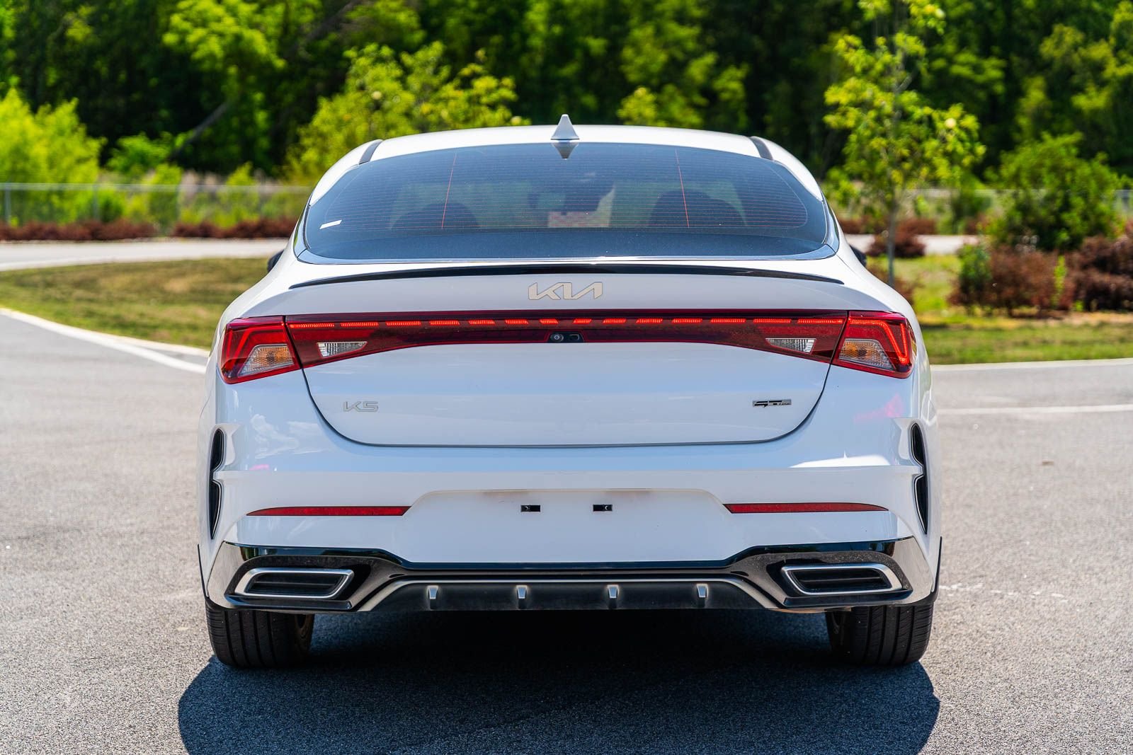 Used 2023 White Kia GT-Line image 5