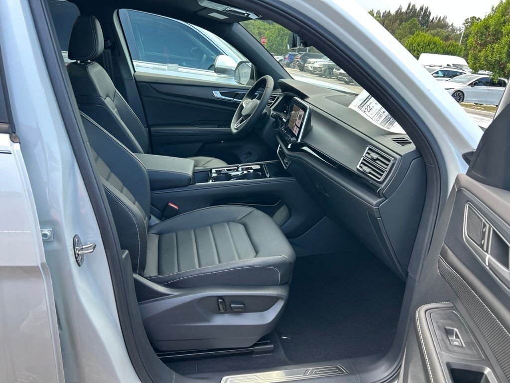 New 2026 White Volkswagen 2.0T SEL R-Line Black image 44