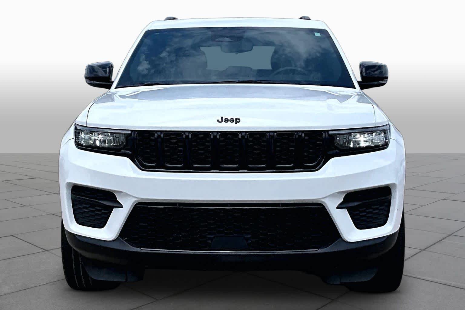 Used 2023 Bright White Clearcoat Jeep Altitude image 4