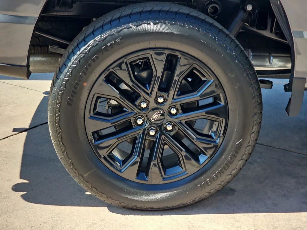 New 2026 Carbonized Gray Metallic Ford Lariat® image 38