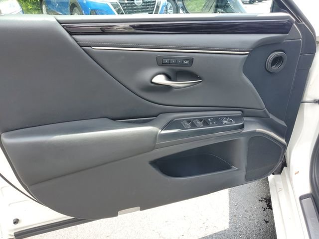 2021 Lexus ES Hybrid 300h - Photo 17
