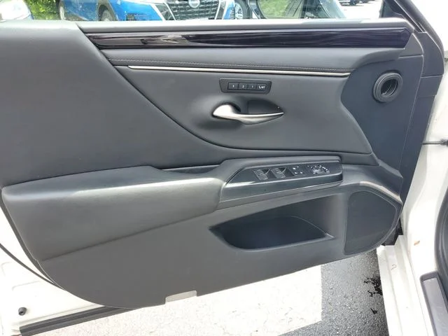 2021 Lexus ES Hybrid 300h - Photo 17
