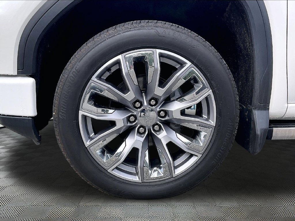 Used 2024 White Frost GMC Denali image 7