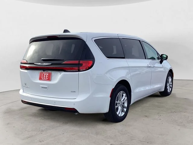 New 2026 Bright White Clearcoat Chrysler SELECT AWD image 6