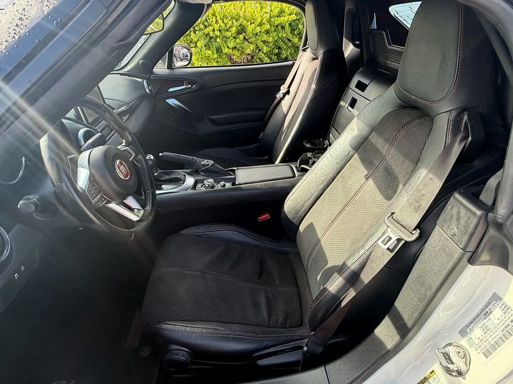 Used 2019 White FIAT Classica image 10