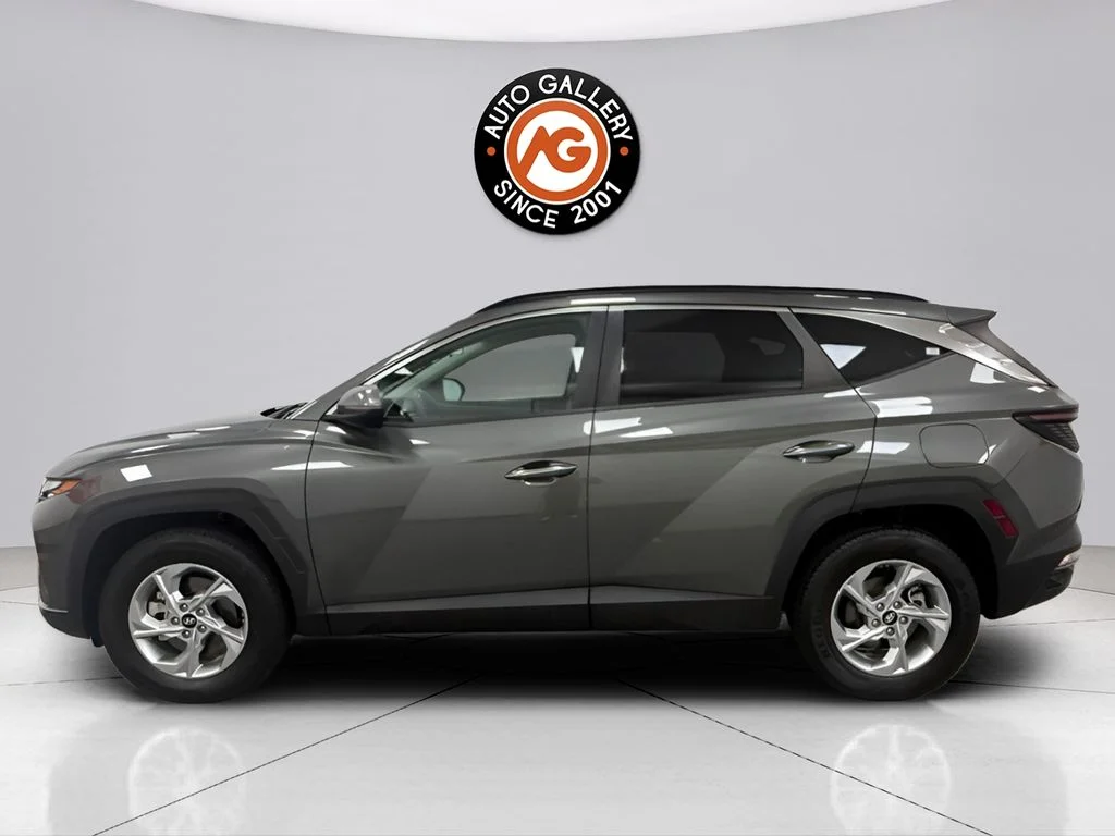 Used 2023 Gray Hyundai SEL image 6