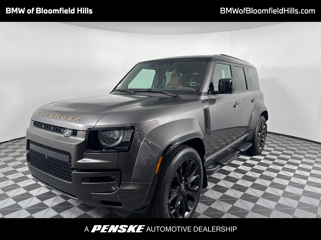 Used 2025 Gray Land Rover OCTA image 1