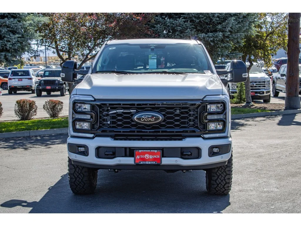 New 2026 Star White Metallic Tri-Coat Ford LARIAT image 3