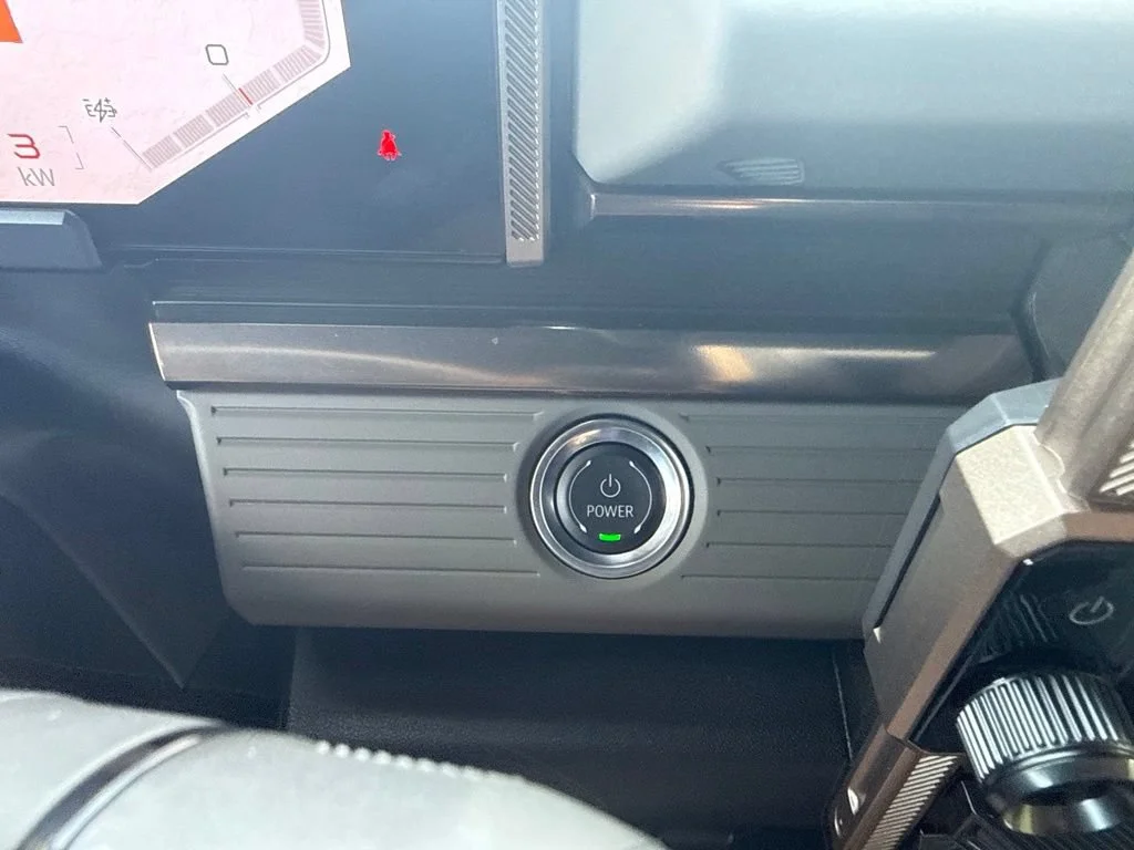 Used 2025 Interstellar White GMC 2X image 23