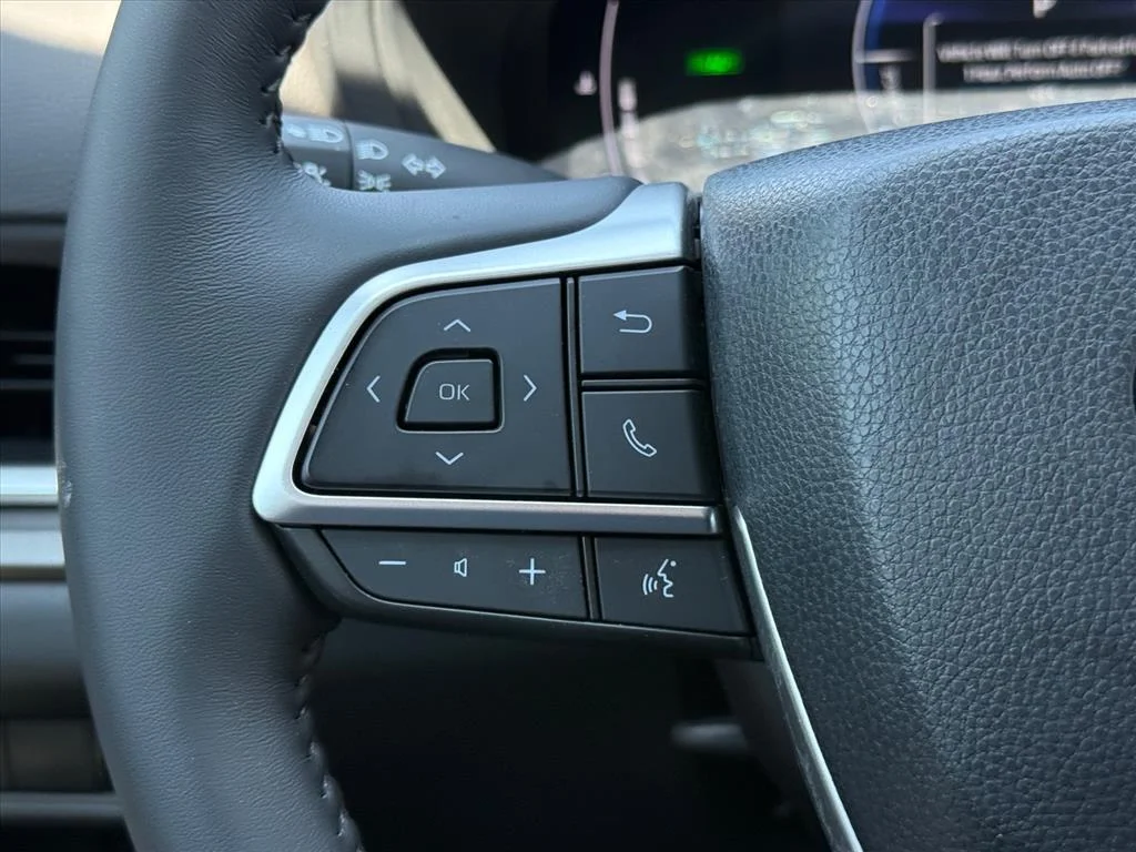 Used 2026 Pearl Toyota XLE image 15