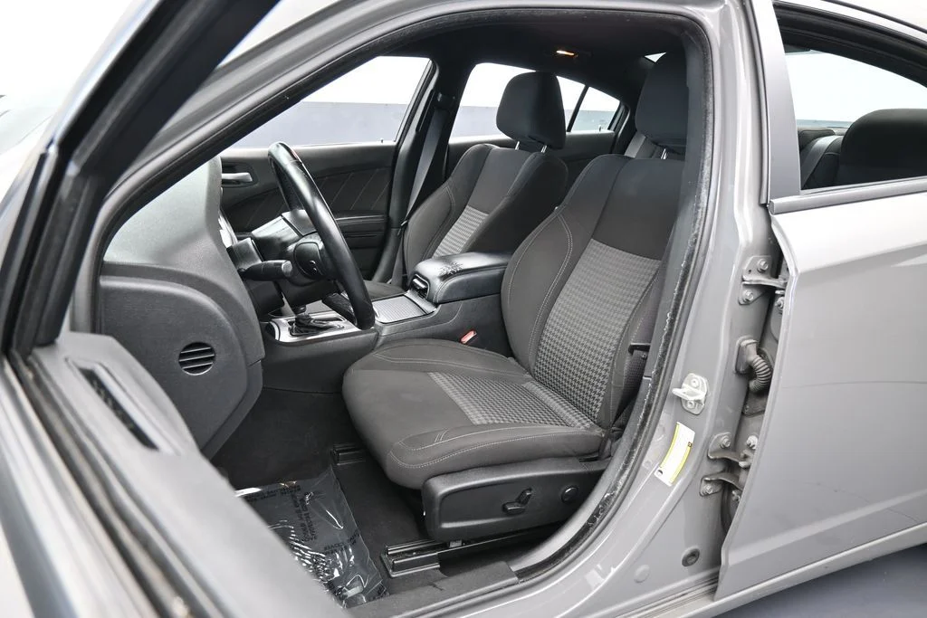 Used 2023 Destroyer Gray Clearcoat Dodge SXT image 10
