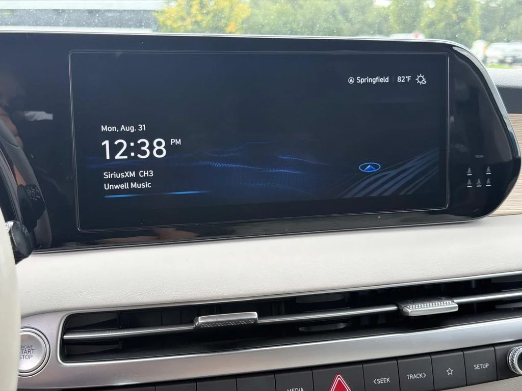 Used 2023 Gray Hyundai Limited image 6