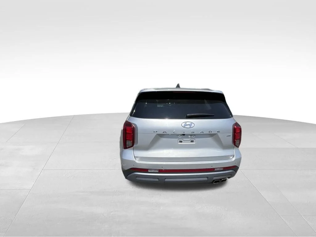 Used 2024 Silver Hyundai SEL image 17
