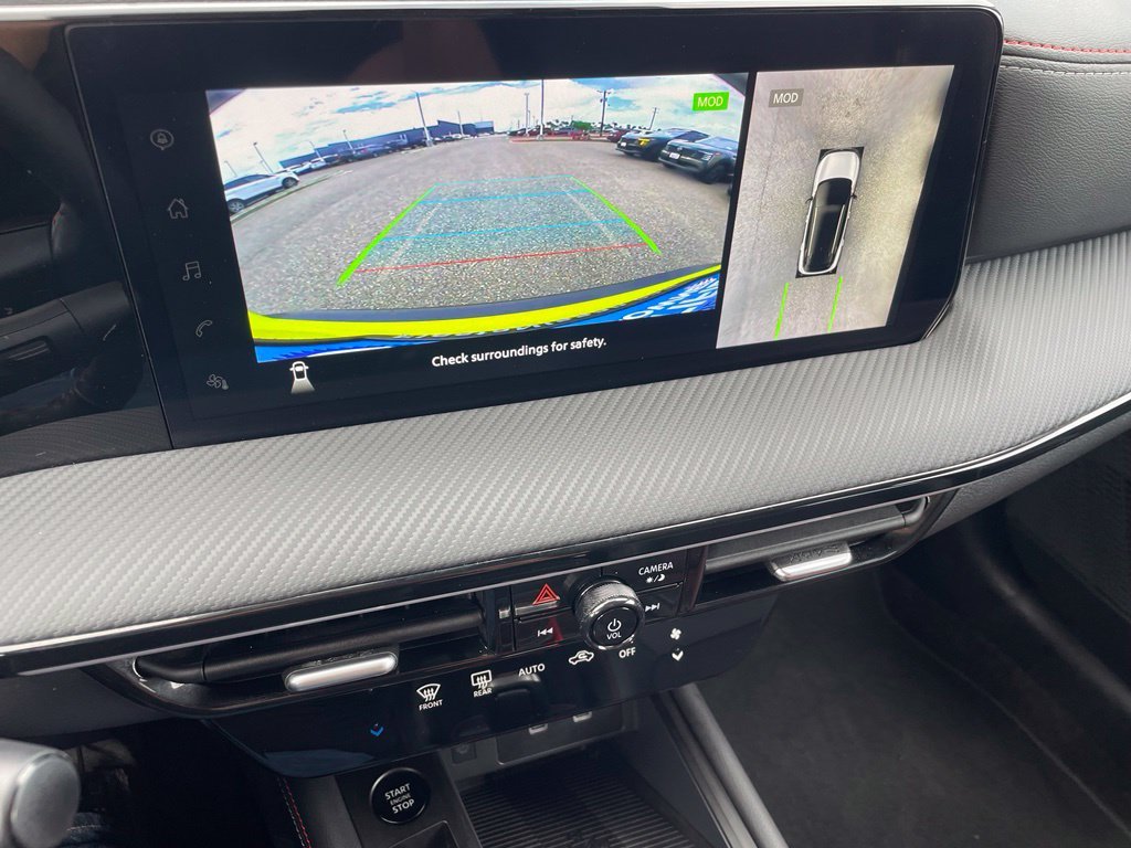 Used 2025 Yellow Nissan SR image 14