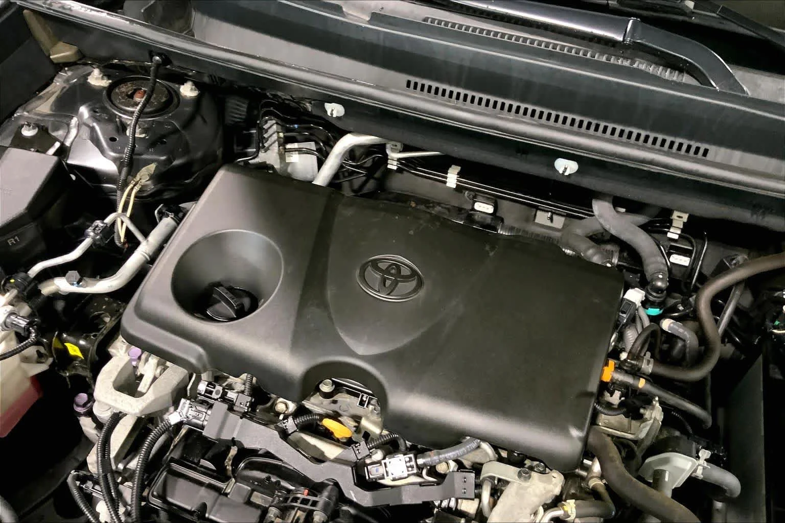 Used 2020 Magnetic Gray Metallic Toyota XLE image 33