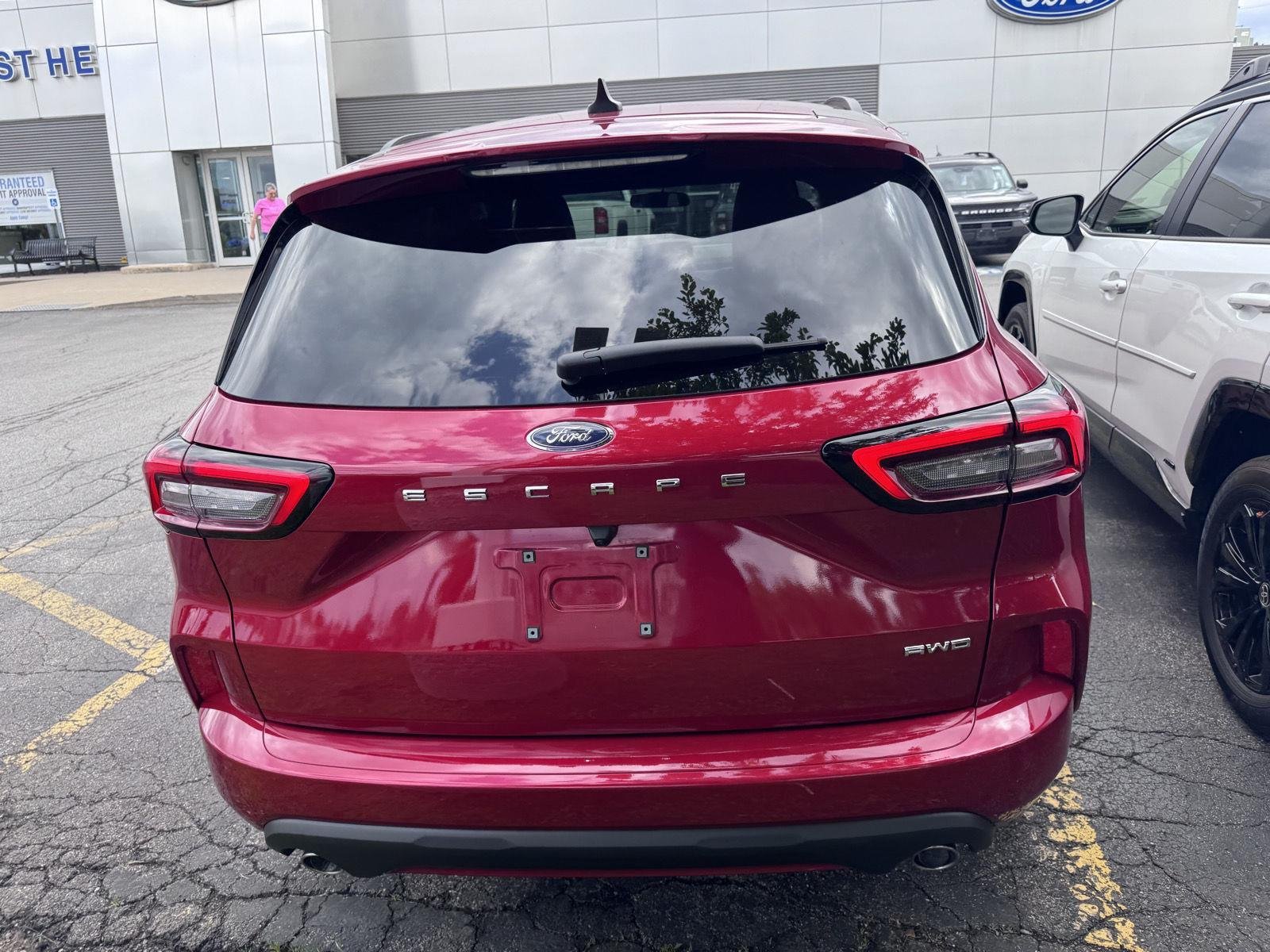 Used 2024 Rapid Red Metallic Tinted Clearcoat Ford ST-Line image 5