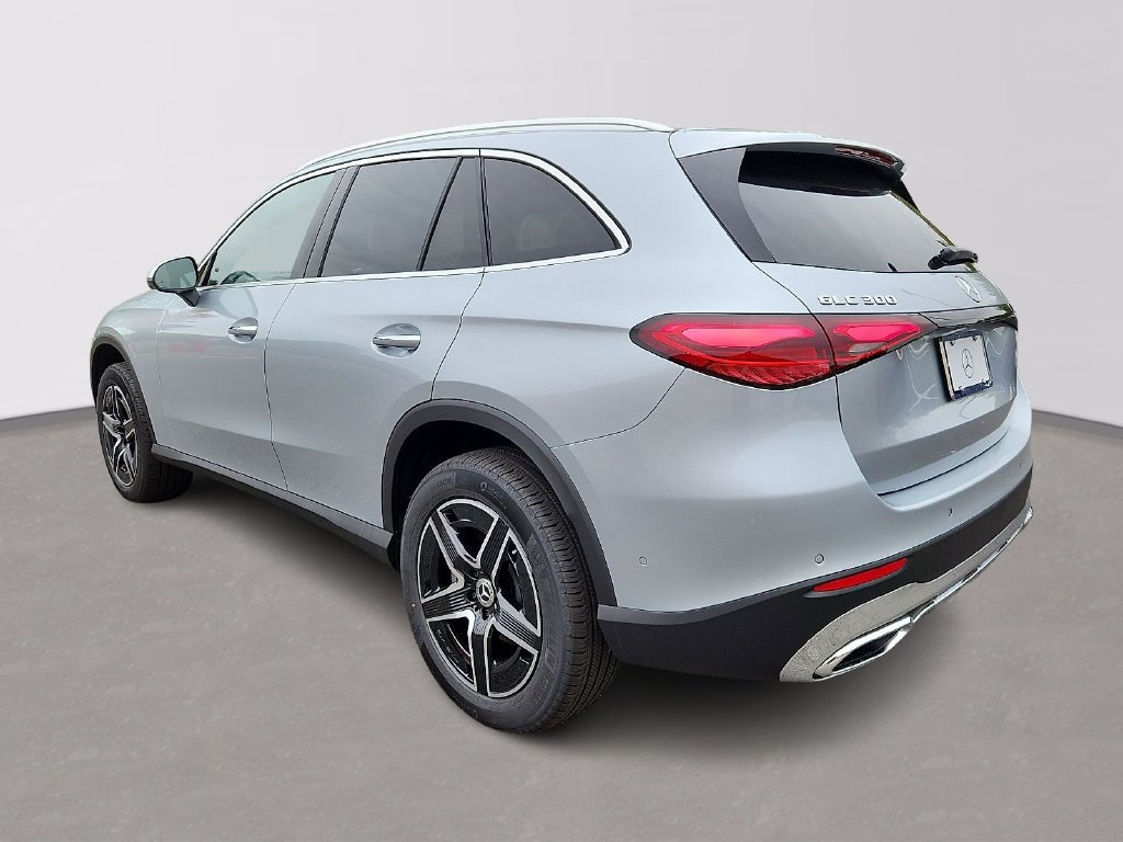 New 2027 Cirrus Silver Metallic Mercedes-Benz GLC 300 image 4