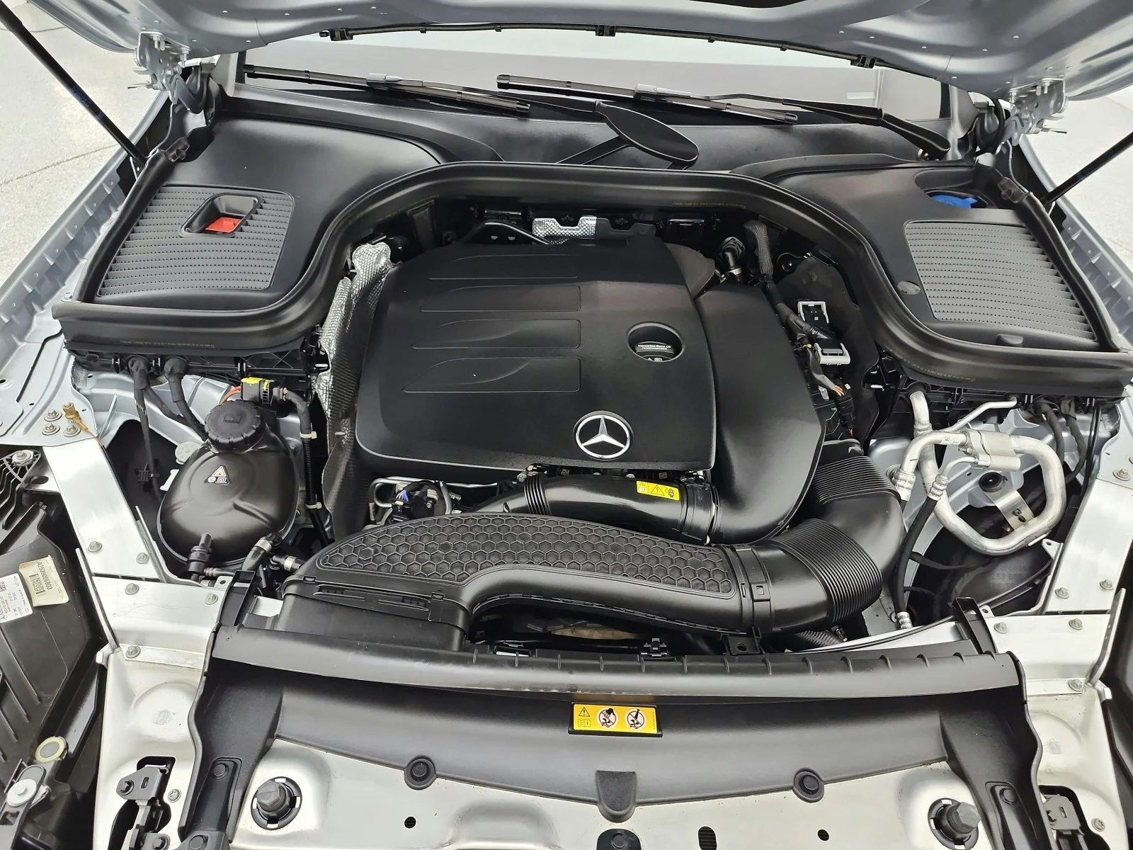 Certified Used 2023 Cirrus Silver Metallic Mercedes-Benz GLC 300 4MATIC® Coupe image 17