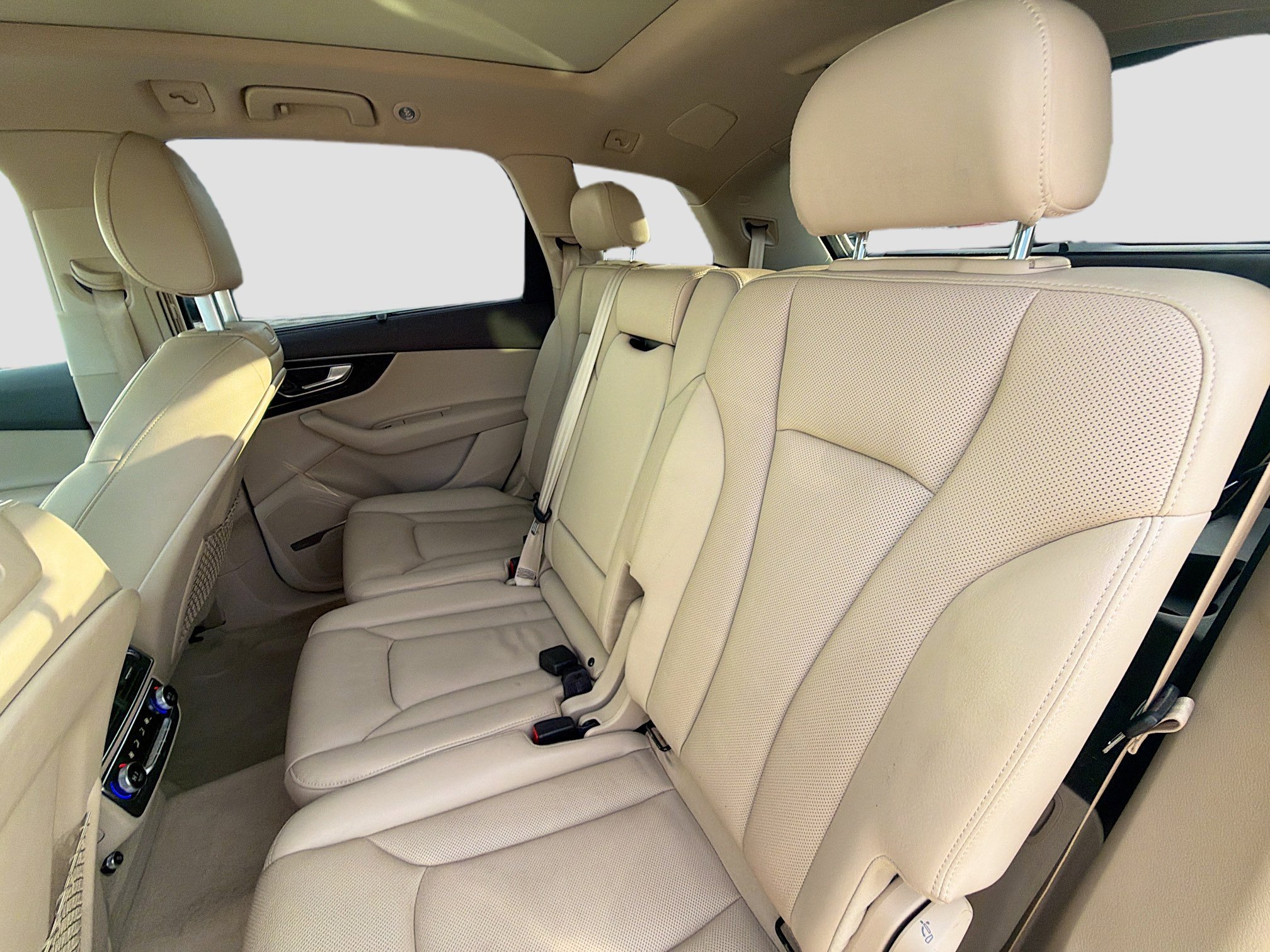 Used 2019 Glacier White Audi Premium Plus image 20