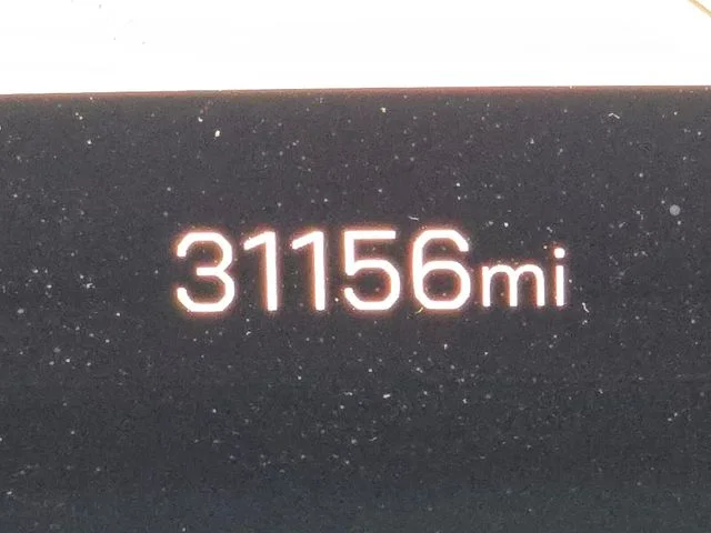 Used 2025 White GMC Elevation image 34
