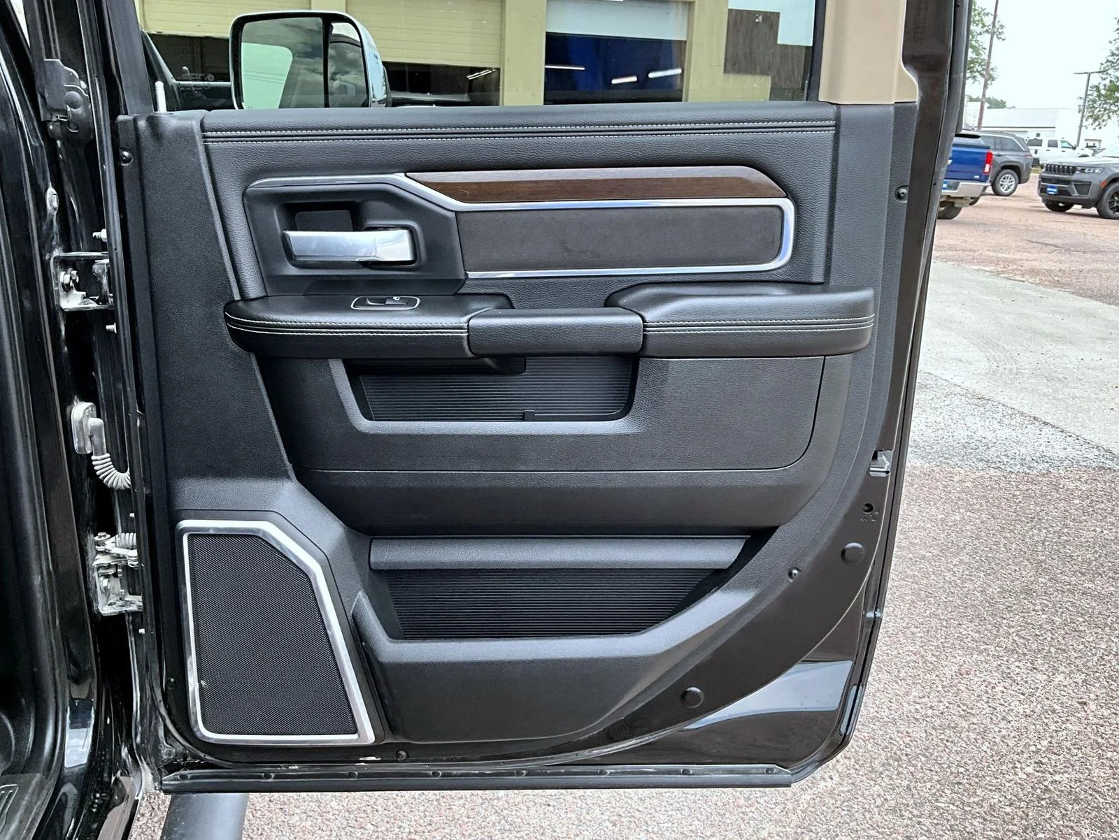 Used 2022 Black Ram Laramie image 19