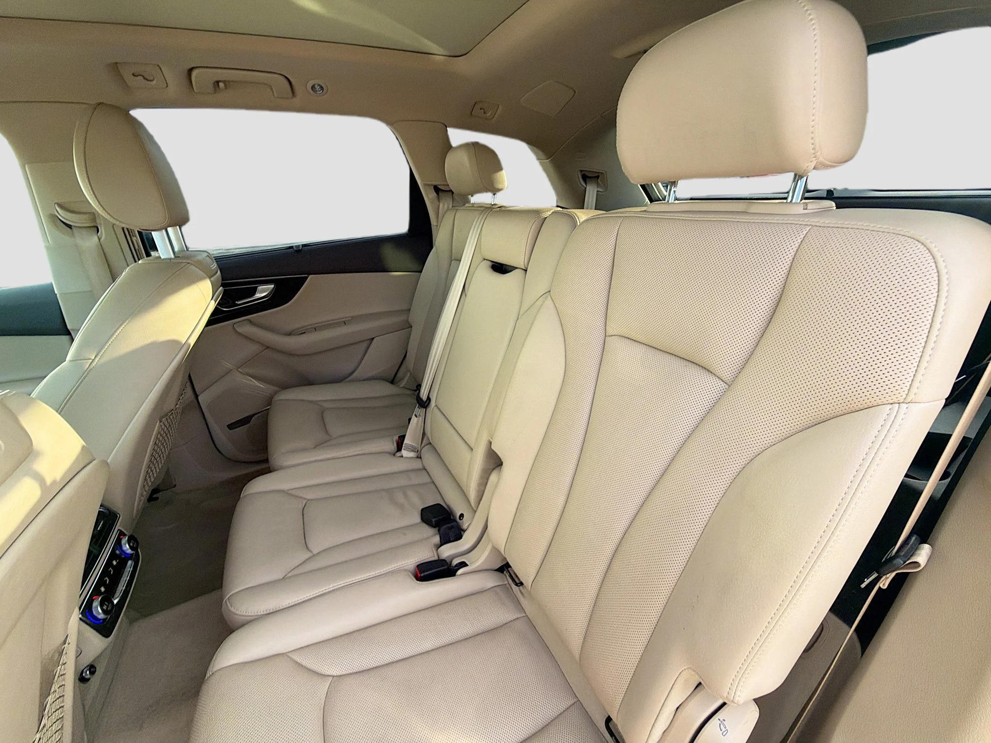 Used 2019 Glacier White Audi Premium Plus image 20