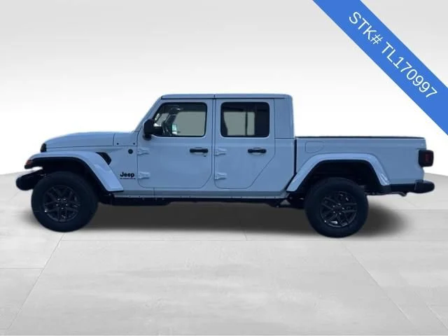 New 2026 Bright White Clear-Coat Exterior Paint Jeep Sport S image 4