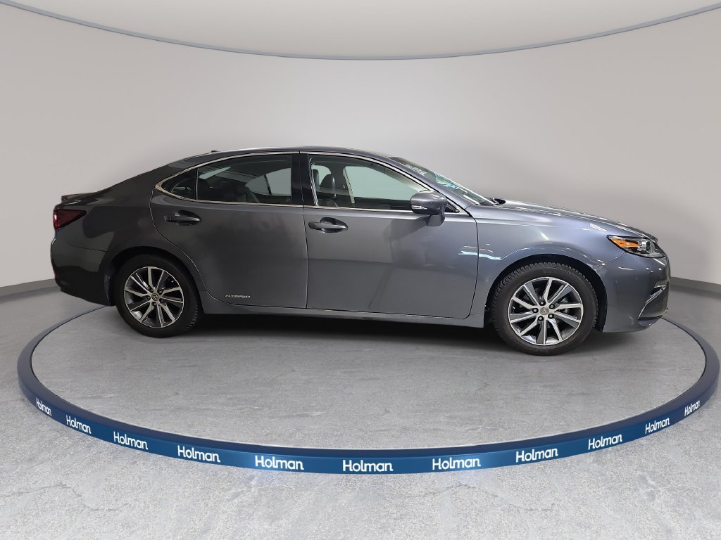 Used 2016 Gray Lexus 300h image 5
