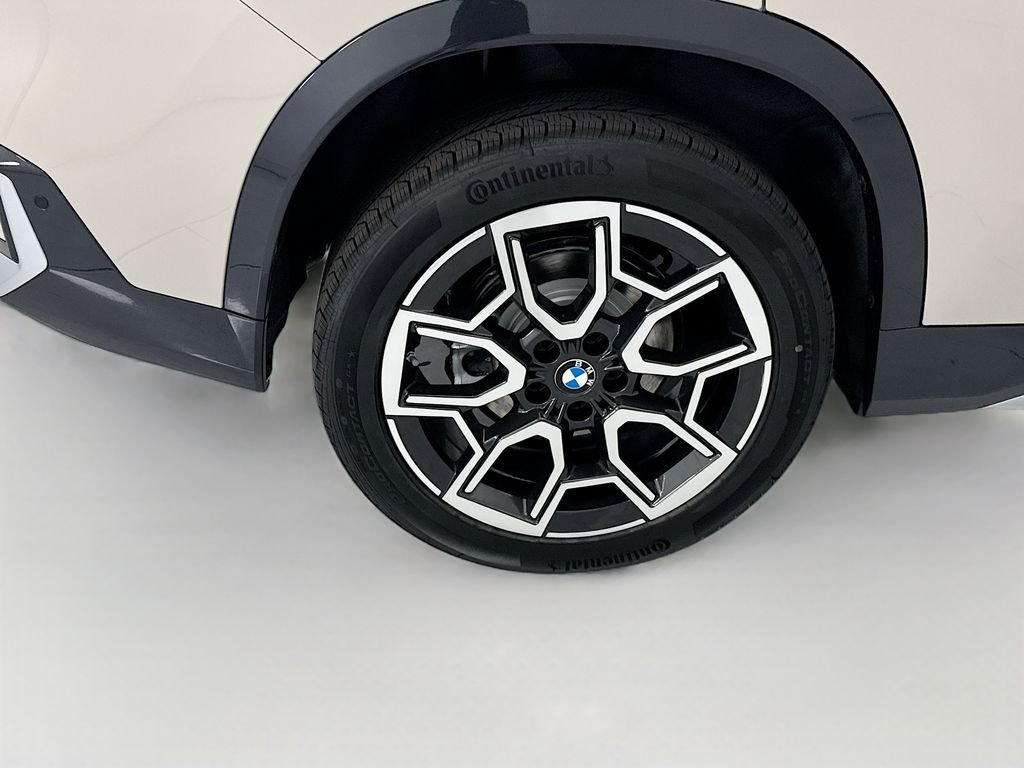 New 2026 Gray Metallic BMW xDrive28i image 32