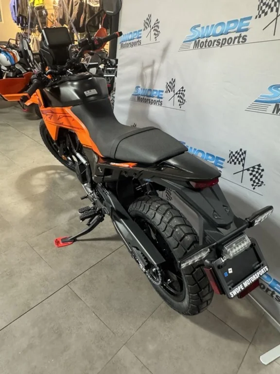 New 2025  KTM 390 R image 11