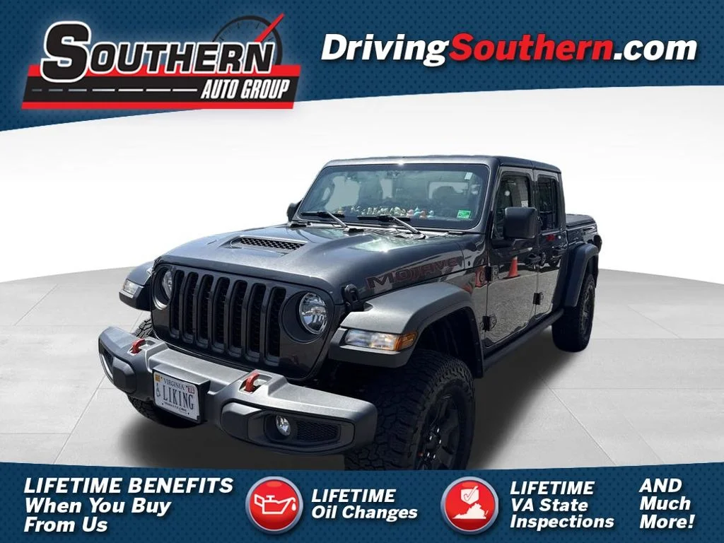 Used 2023 Gray Jeep Mojave image 1