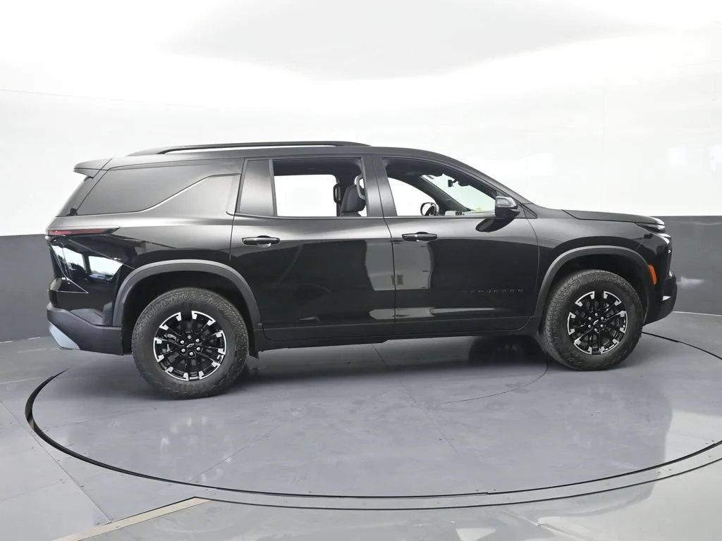 Used 2025 Mosaic Black Metallic Chevrolet Z71 image 7