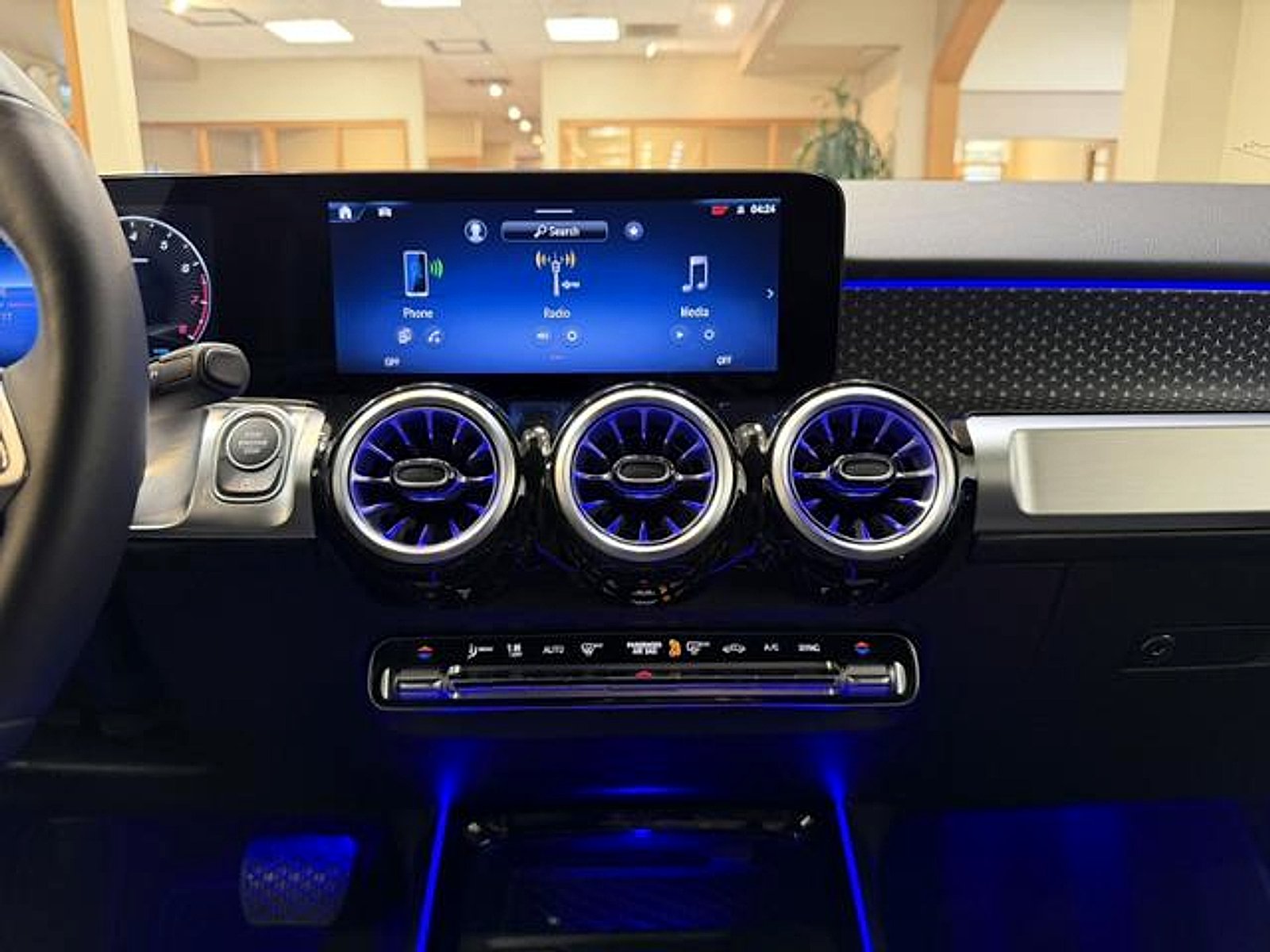 Certified Used 2025 Cirrus Silver Metallic Mercedes-Benz 4MATIC® image 14