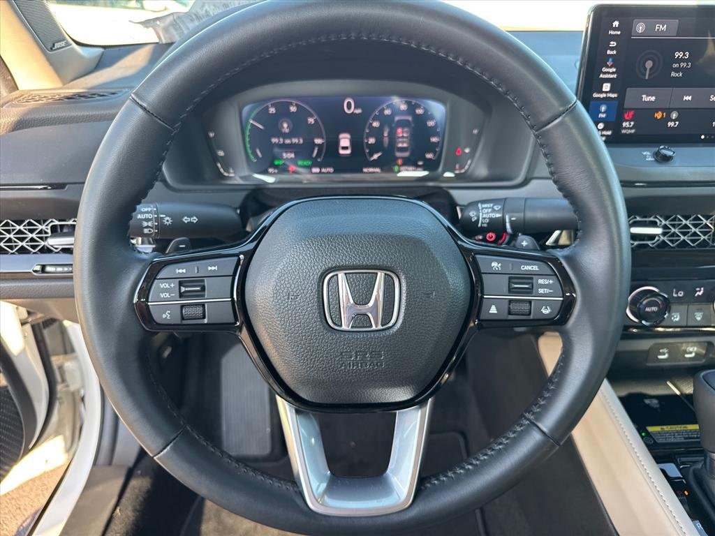 Used 2023 Platinum White Pearl Honda Touring image 24
